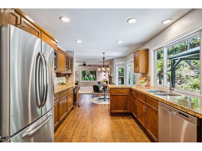 Kitchen | Image 12