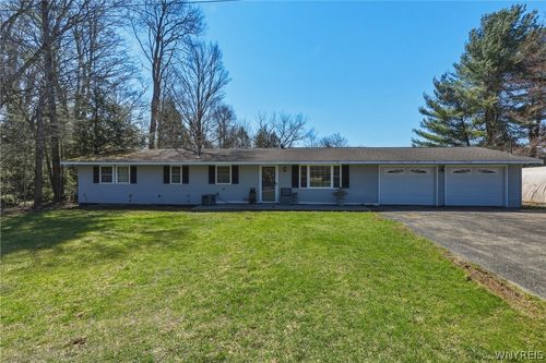 11609 Grove St, Delevan, NY, 14042-9684 | Card Image