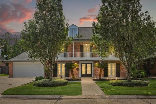 925 Christana Pl, Gretna, LA, 70056-7621 | Card Image