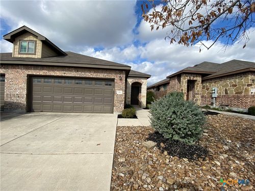 716 Creekside Cir, New Braunfels, TX, 78130-6448 | Card Image