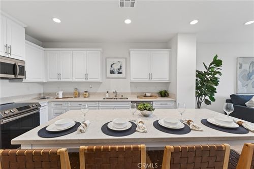 1093 N Harbor Blvd, Anaheim, CA, 92801-2417 | Card Image