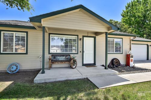 1317 W Ash Pl, Kuna, ID, 83634-1863 | Card Image