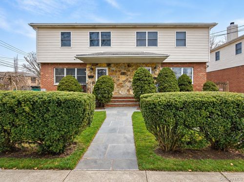 a-2 Pequot Ave, Port Washington, NY, 11050-2002 | Card Image
