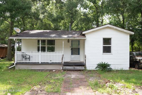 3216 Milstead Rd, Gautier, MS, 39553-5617 | Card Image