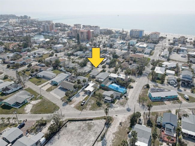 13313 2 Nd St E, House other with 2 bedrooms, 1 bathrooms and null parking in Madeira Beach FL | Image 38