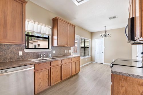 808 Belvedere Dr, Conroe, TX, 77301-4548 | Card Image