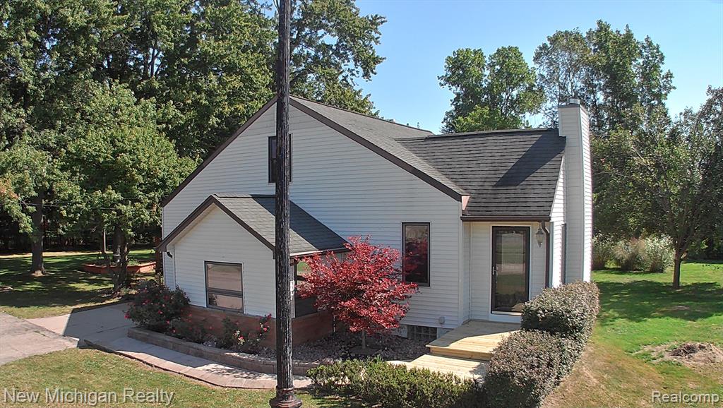 Gertrude Dr, Sterling Heights, MI 48312