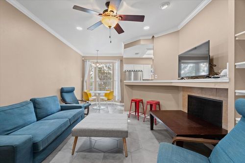 111-3111 Tom Green St, Austin, TX, 78705-3062 | Card Image