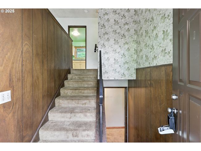1425 Se 9 Th St, House other with 6 bedrooms, 3 bathrooms and null parking in Gresham OR | Image 8
