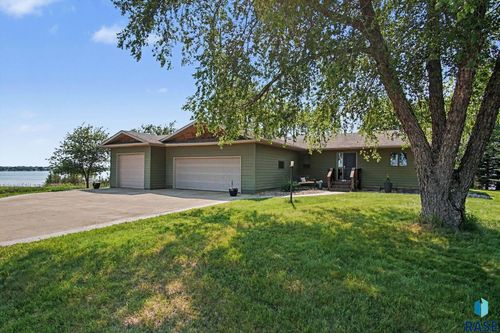 6767 Wicklow Hills Ln Lane, Wentworth, SD, 57075-7327 | Card Image