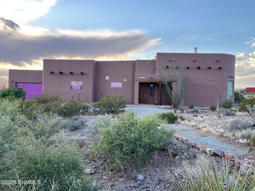 10615 Achenbach Canyon Rd, Las Cruces, NM, 88011-9325 | Card Image