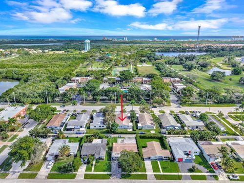 rear-2118 N 14th Ave, Hollywood, FL, 33020-2515 | Card Image