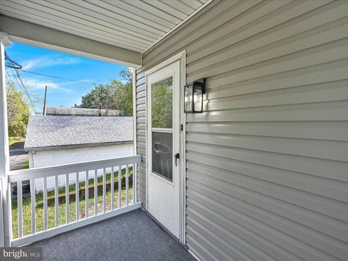 28 E Snyder Ave, LANSFORD, PA, 18232-1414 | Card Image