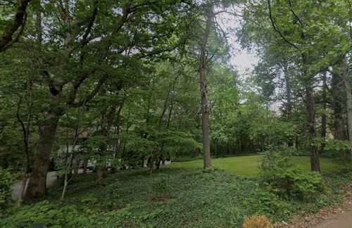 104 S Bragg Ave, Lookout Mountain, TN, 37350-1402 | Card Image