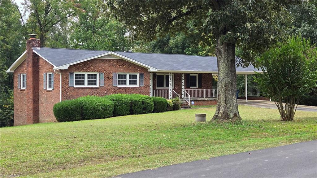 Fallingbrooks Ct, Greensboro, NC 27407