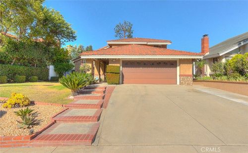16 Sunset Ridge Cir, Pomona, CA, 91766-4940 | Card Image