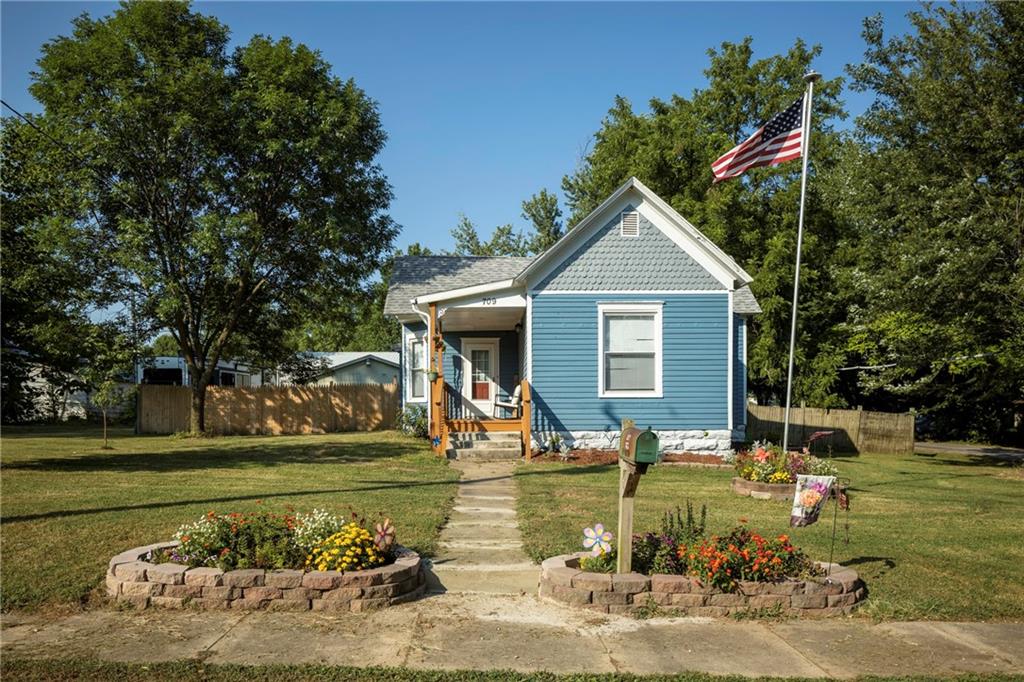 Jackson St, Windsor, MO 65360