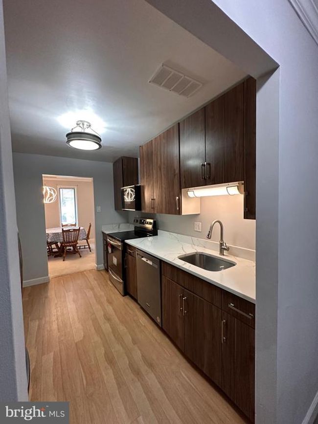 APT-202 - 525 Florida Ave, Condo with 2 bedrooms, 2 bathrooms and null parking in HERNDON VA | Image 8
