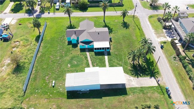 312 W Jefferson Avenue, House other with 4 bedrooms, 2 bathrooms and null parking in Port O'Connor TX | Image 6