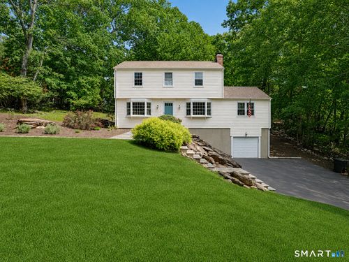 524 Nonopoge Rd, Fairfield, CT, 06825-7251 | Card Image