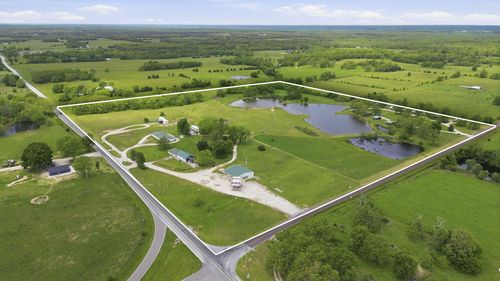 11901 Highway 32, Lebanon, MO, 65536-7929 | Card Image