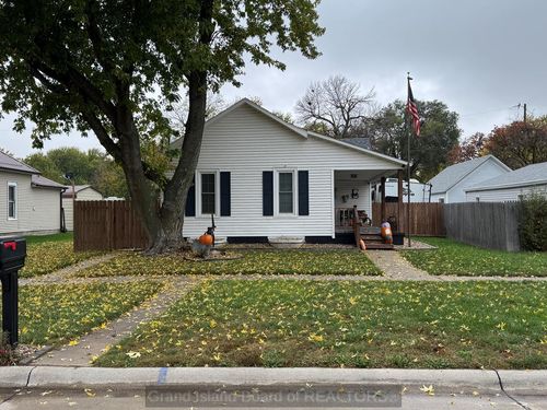 807 6th St, Aurora, NE, 68818-2216 | Card Image