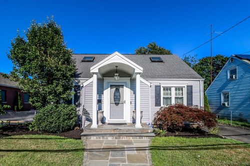 1098 William St, Bridgeport, CT, 06608-1067 | Card Image
