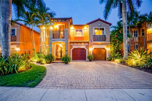 15471 Sw 30th St, Miami, FL, 33185-4950 | Card Image