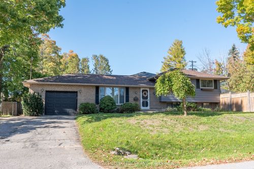 323 Lindan Ave, Peterborough, ON, K9L1K9 | Card Image
