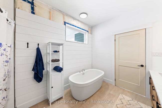 141 3 Mile Lake Rd, House other with 3 bedrooms, 2 bathrooms and 10 parking in Katrine ON | Image 22