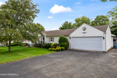 21 Kingsport Drive, House other with 7 bedrooms, 2 bathrooms and null parking in Howell NJ | Image 3