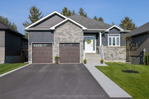 620 Graceland Ave, Kingston, ON, K7M7P7 | Card Image