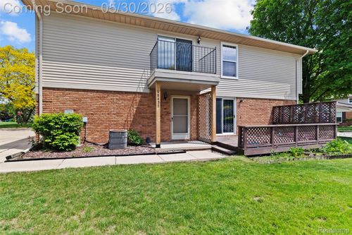 68457 Rosewood Ln, Richmond, MI, 48062-1463 | Card Image