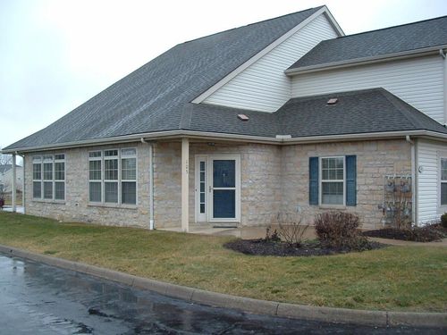 105 Maple Leaf Dr, Johnstown, OH, 43031-1365 | Card Image