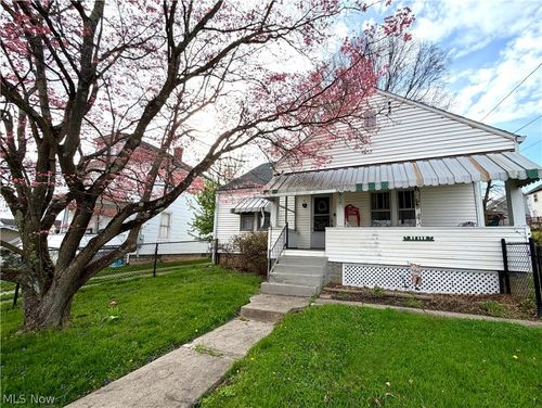 1611 Lawrence St, Parkersburg, WV, 26101-4063 | Card Image