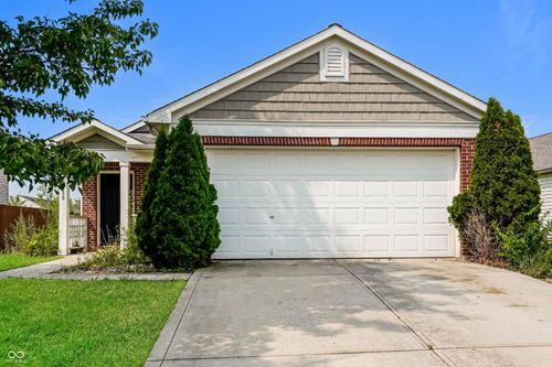 5620 Sweet River Dr, Indianapolis, IN, 46221-5613 | Card Image