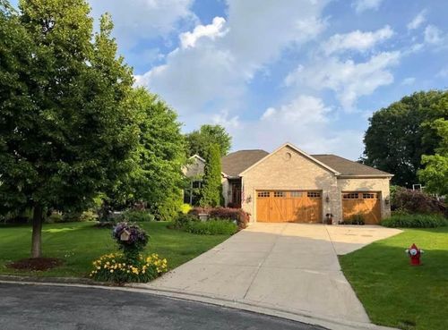 10 Vienna Circle, Madison, WI, 53718 | Card Image