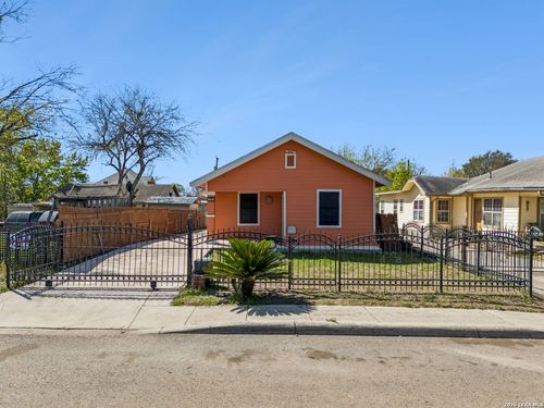 438 Rigsby Ave, San Antonio, TX, 78210-3056 | Card Image