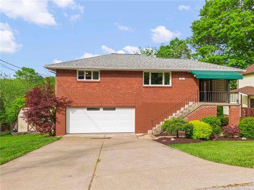 110 Steinbach Ln, Clairton, PA, 15025-3332 | Card Image