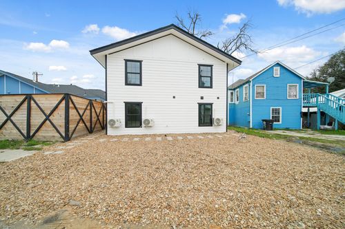 807 Cullen Blvd, Houston, TX, 77023-1058 | Card Image