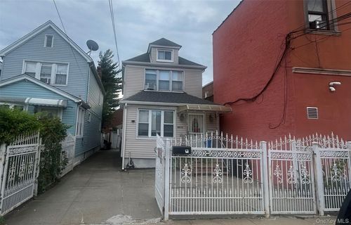 8812 219th St, Queens Village, NY, 11427-2017 | Card Image