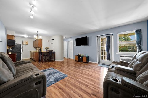 162-162 Millard Ave, Babylon, NY, 11704-7326 | Card Image