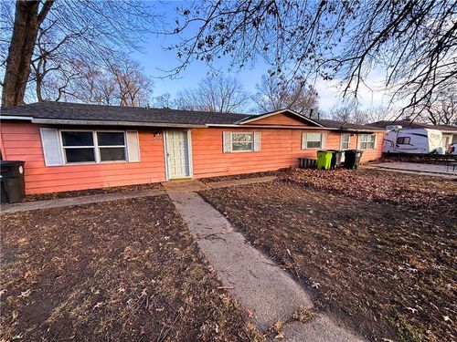 6808 E 162nd St, Belton, MO, 64012-1588 | Card Image