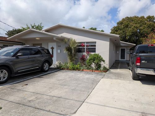 536 Nw 43rd Ct, Miami, FL, 33126-5408 | Card Image