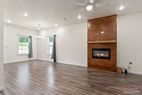 598 Collins River Dr, Rock Island, TN, 38581-3682 | Card Image