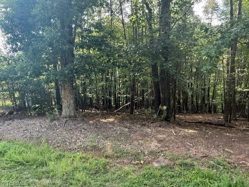 558 Cedar Mountain Rd, Mayodan, NC, 27027-8053 | Card Image