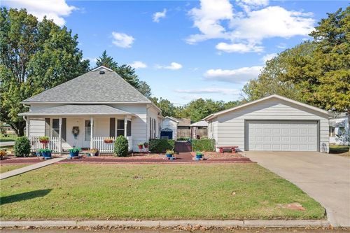 101 N Ridgeway St, Caney, KS, 67333-2034 | Card Image