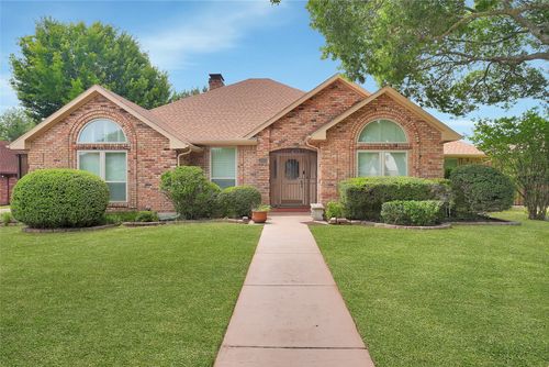 1304 Carriage Creek Dr, Desoto, TX, 75115-3637 | Card Image