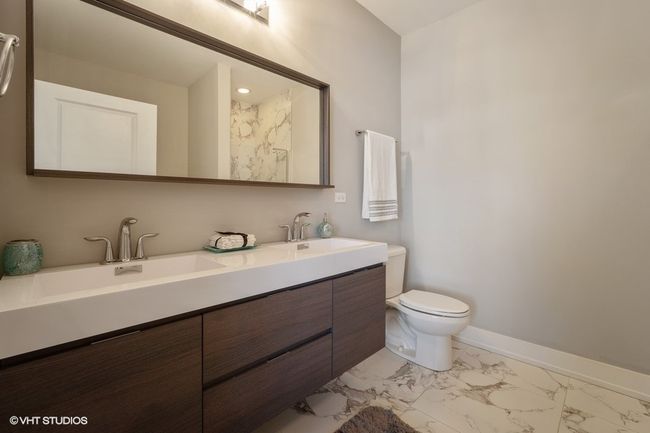 211 - 1202 Waukegan Rd, Condo with 2 bedrooms, 2 bathrooms and 1 parking in Glenview IL | Image 10