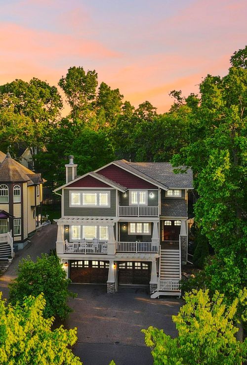 17209 Grays Bay Blvd, Wayzata, MN, 55391-2926 | Card Image